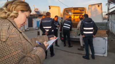 İzmir Büyükşehir Belediyesi’nin Bayındır Çırpı’daki Dayanışma Merkezi, gıdadan eğitime uzanan