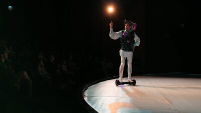 İzmir Büyükşehir Belediyesi Şehir Tiyatroları’nın, Cervantes’in ölümsüz eseri Don Kişot’u