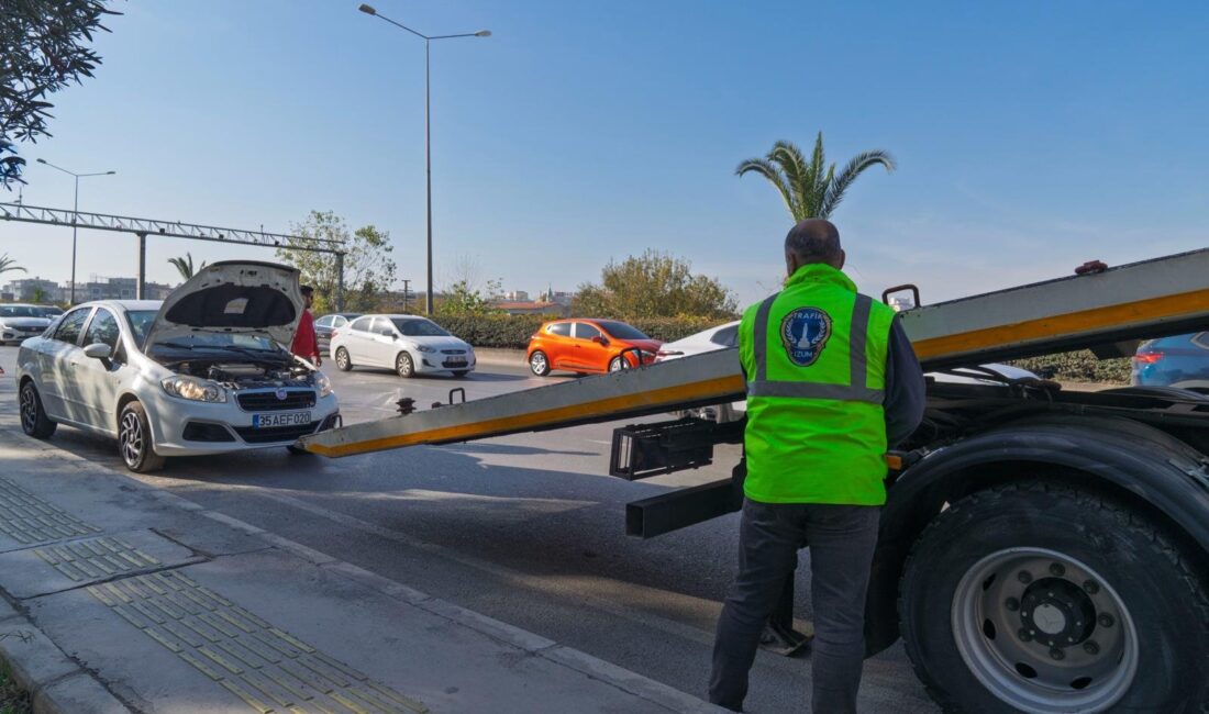 İzmir Büyükşehir Belediyesi, yoğun saatlerde trafiği aksatan arızalı ve kazalı
