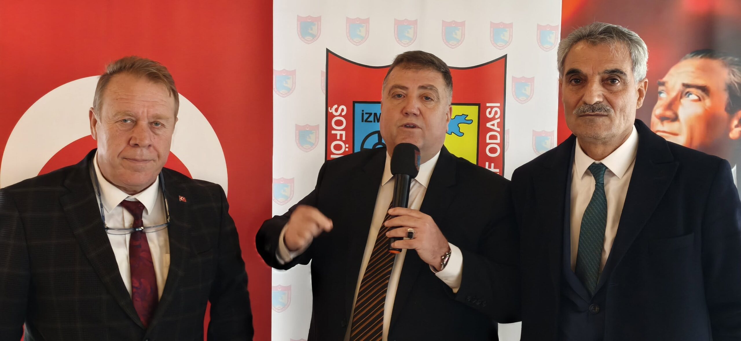 İzmir Şoförler Odası Başkanı Erkan Özkan, yılın son toplantısında esnafa