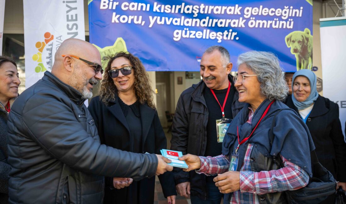 Bornova’da kırsal mahallelerde düzenlenen sahiplendirme etkinliklerinde toplam 55 sahipsiz hayvan