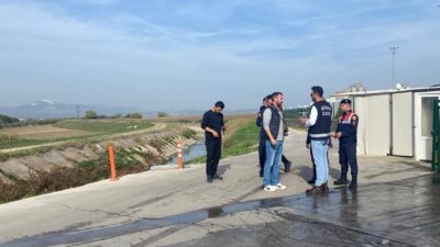 Manisa Büyükşehir Belediyesi ekipleri, Saruhanlı’daki bir işletmenin atık sularını usulsüz