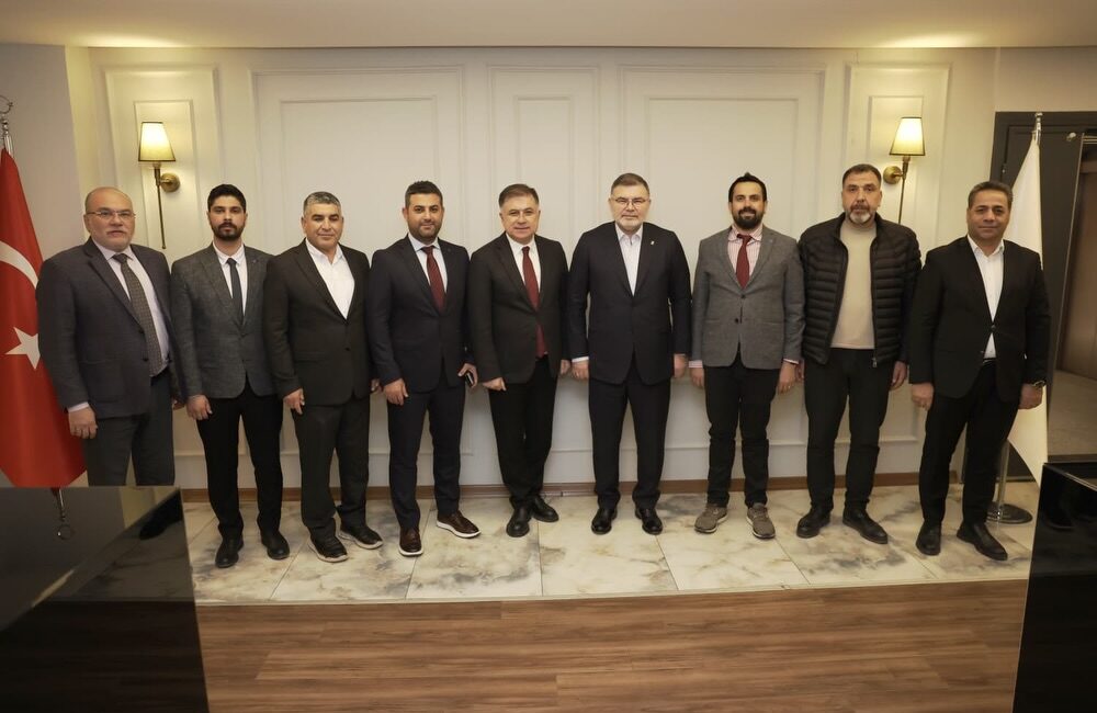 DEVA Partisi İzmir İl Başkanı Aybar Uygur, AK Parti İzmir