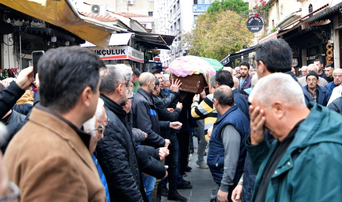 Erzene Mahallesi muhtarlığında üç kuşaktır görev yapan Ayşe Müjgan Pakyürek,