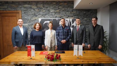 Bornova Belediyesi ile İnci Vakfı arasında imzalanan yeni protokolle eğitim,