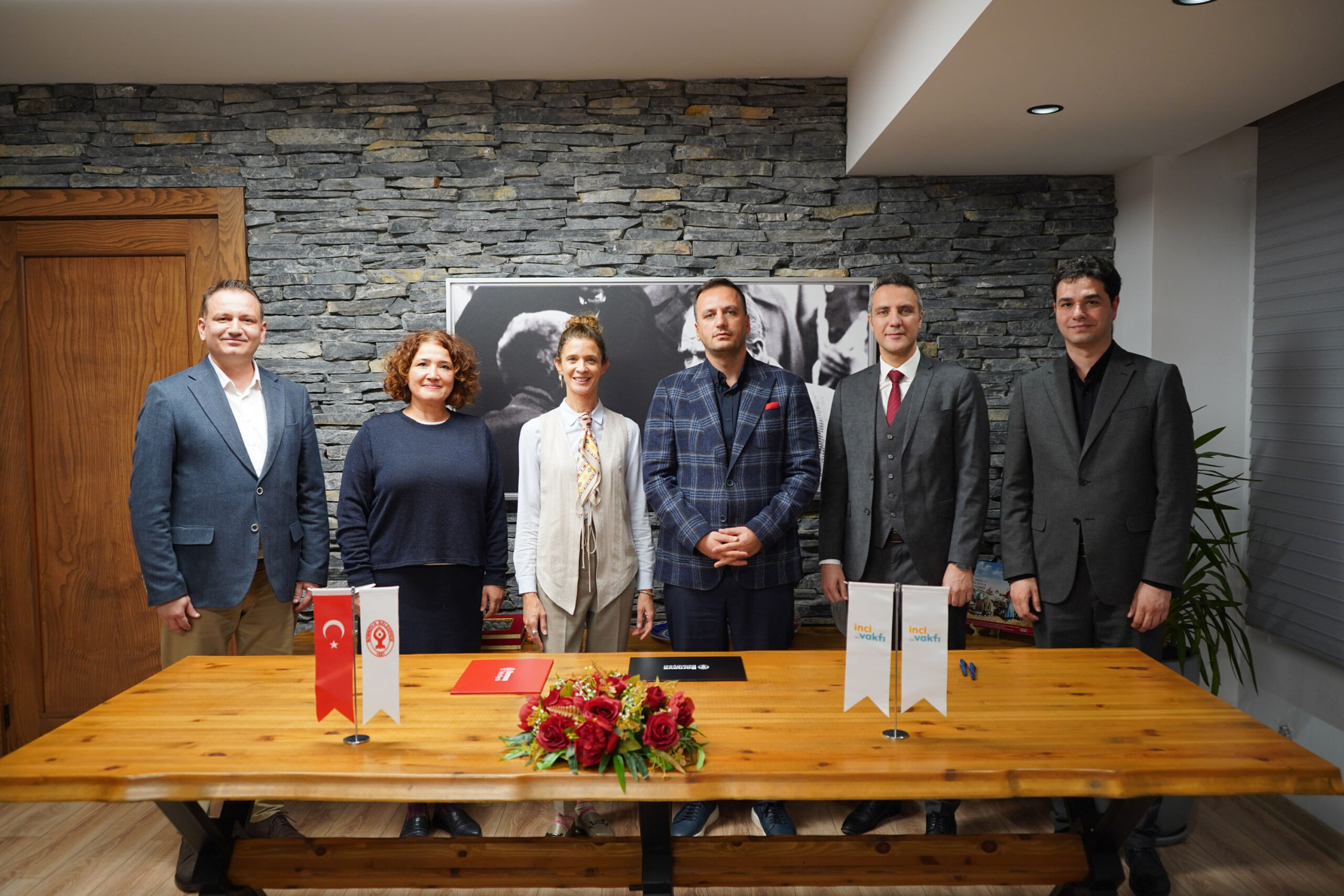 Bornova Belediyesi ile İnci Vakfı arasında imzalanan yeni protokolle eğitim,