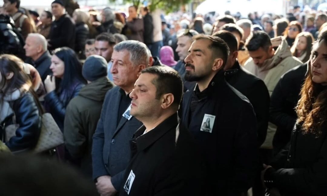 Güzelbahçe Belediye Başkanı Mustafa Günay, hayatını kaybeden Şehzadeler Belediye Başkanı