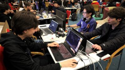 İzmir Ekonomi Üniversitesi’nin düzenlediği Gameathon 5.0’da 8 liseden 77 öğrenci