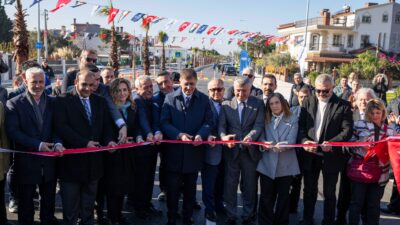 İzmir Büyükşehir Belediyesi tarafından hayata geçirilen 75. Yıl Cumhuriyet Bulvarı’nın