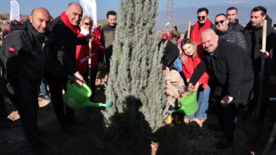 Menemen Belediyesi, yeni doğan bebekler için hazırladığı “İyi ki Doğdun
