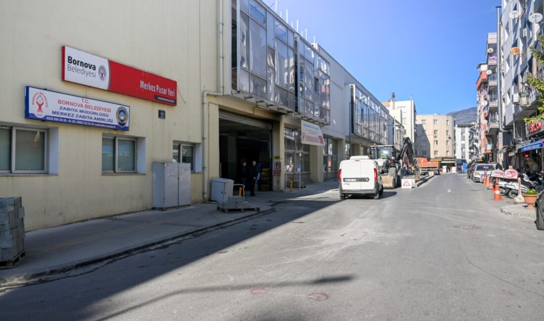 Bornova Belediyesi, Merkez Kapalı Pazaryeri önünde kalıcı orta refüj yapımına