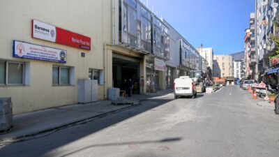 Bornova Belediyesi, Merkez Kapalı Pazaryeri önünde kalıcı orta refüj yapımına