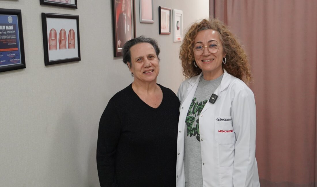 İzmir Ekonomi Üniversitesi Medical Point Hastanesi’nde iki aşamalı ameliyat geçiren