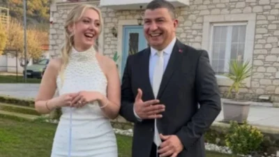 Tire Belediye Başkanı Hayati Okuroğlu, bankacılık sektöründe çalışan Özge Bilgin