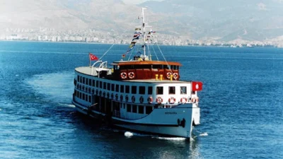 İzmir Büyükşehir Belediyesi, yılın son günlerine yaklaşırken kültür ve sanat