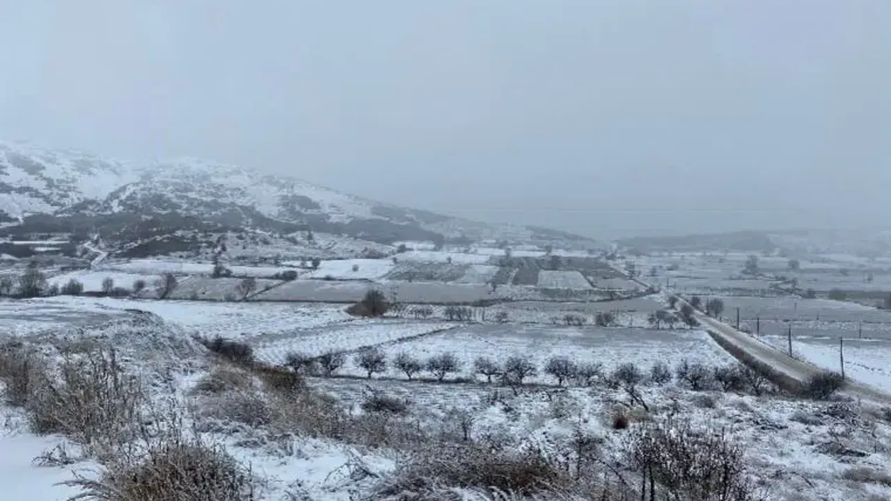 Meteoroloji verilerine göre İzmir, Rusya ve İzlanda üzerinden gelen soğuk