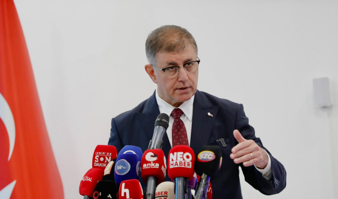 Seferihisar Mandalina Festivali’nde konuşan İzmir Büyükşehir Belediye Başkanı Cemil Tugay,