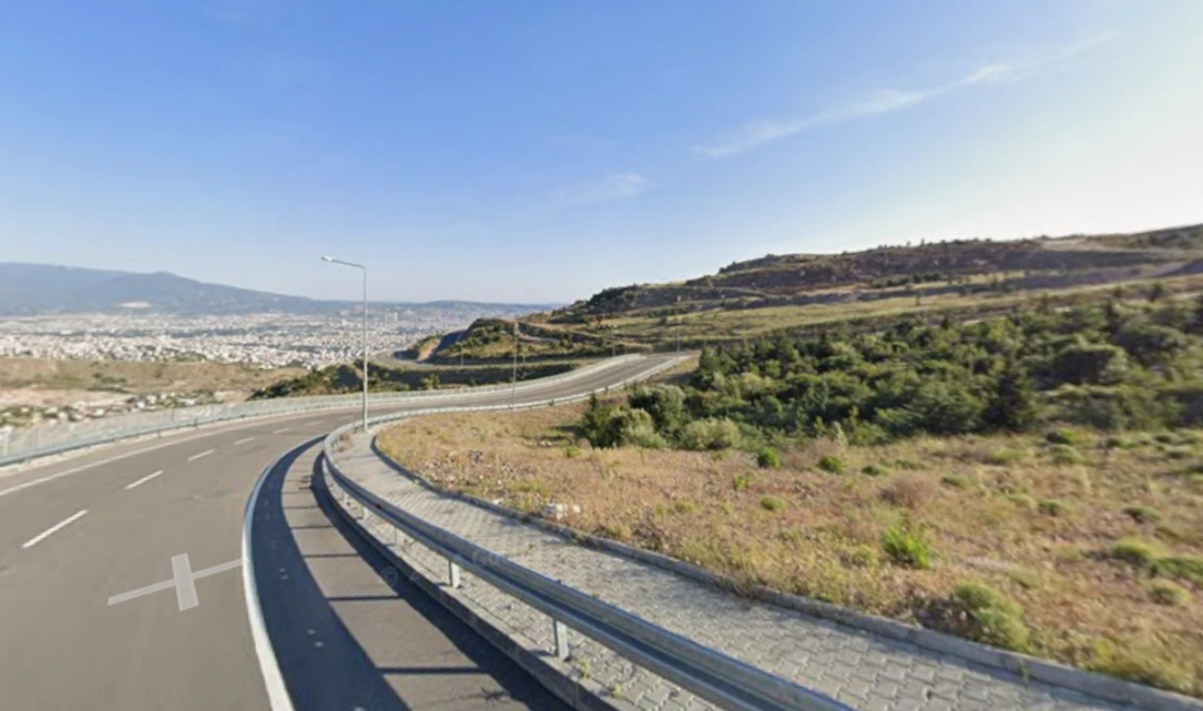 Cumhurbaşkanı kararıyla orman vasfı kaldırılan Bayraklı’daki 72 bin metrekarelik ticaret