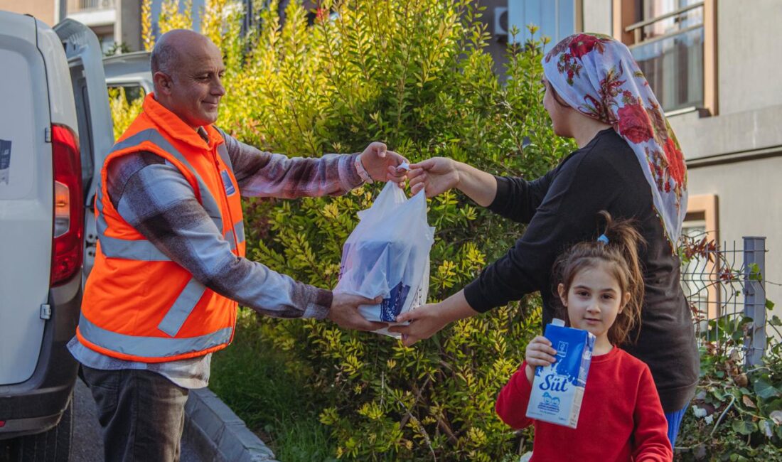 Kuşadası Belediyesi, sosyal belediyecilik anlayışıyla yürüttüğü süt desteği programı kapsamında