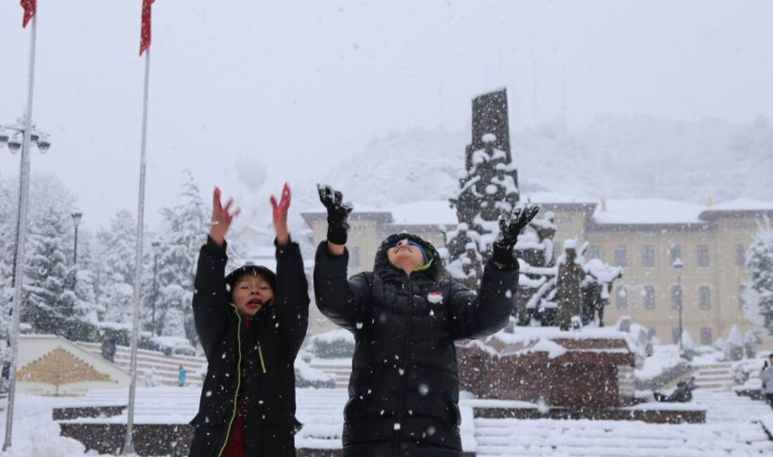 Şiddetli kar yağışı ve buzlanma nedeniyle Türkiye genelinde çok sayıda