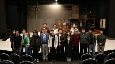 İzmir Şehir Tiyatroları’nın gençlerin tiyatro sanatına ilgisini artırmak amacıyla hayata