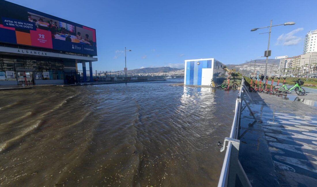 İzmir’de etkili olan sağanak ve şiddetli fırtına sonrası deniz seviyesi
