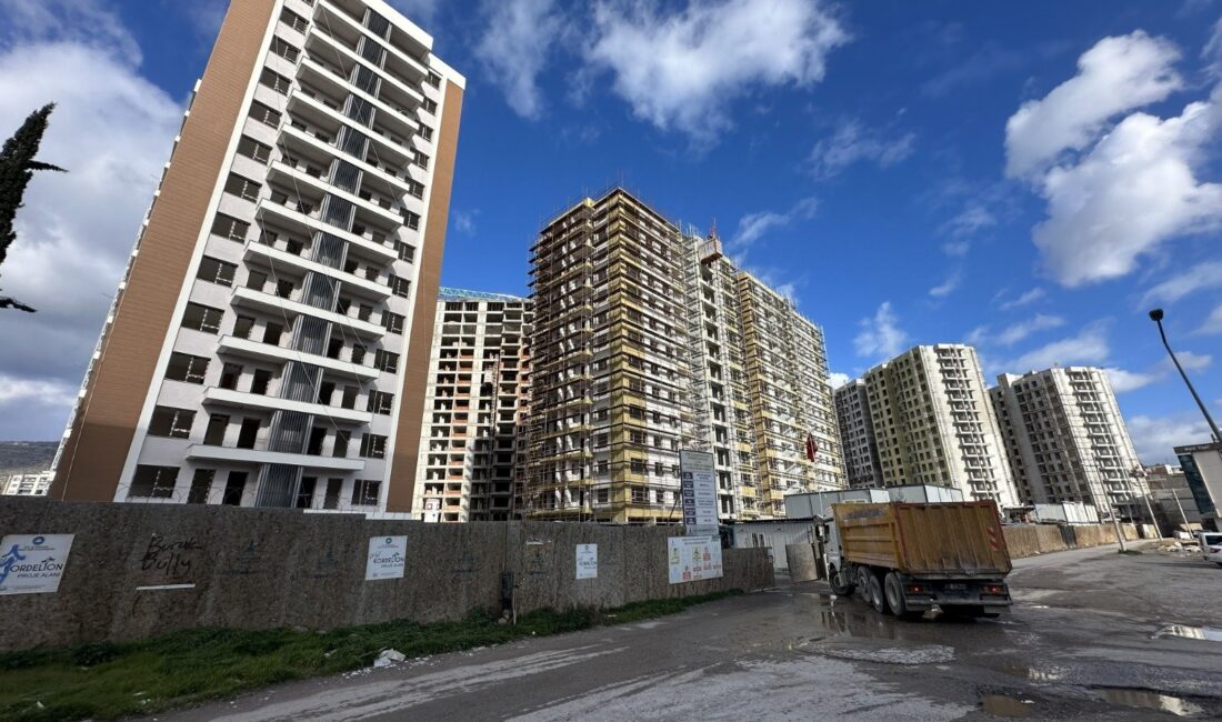 İzmir Büyükşehir Belediyesi’nin kentsel dönüşüm hamlesinde 6 bin 346 bağımsız