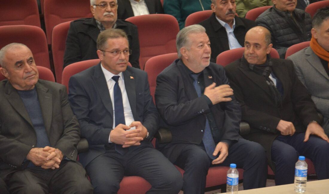 İzmir Şekerciler ve Pastacılar Odası’nın genel kurulunda mevcut başkan ve