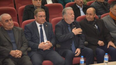 İzmir Şekerciler ve Pastacılar Odası’nın genel kurulunda mevcut başkan ve