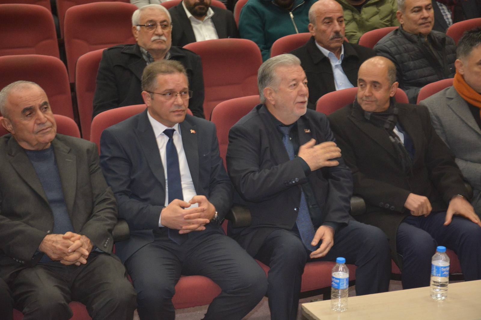 İzmir Şekerciler ve Pastacılar Odası’nın genel kurulunda mevcut başkan ve