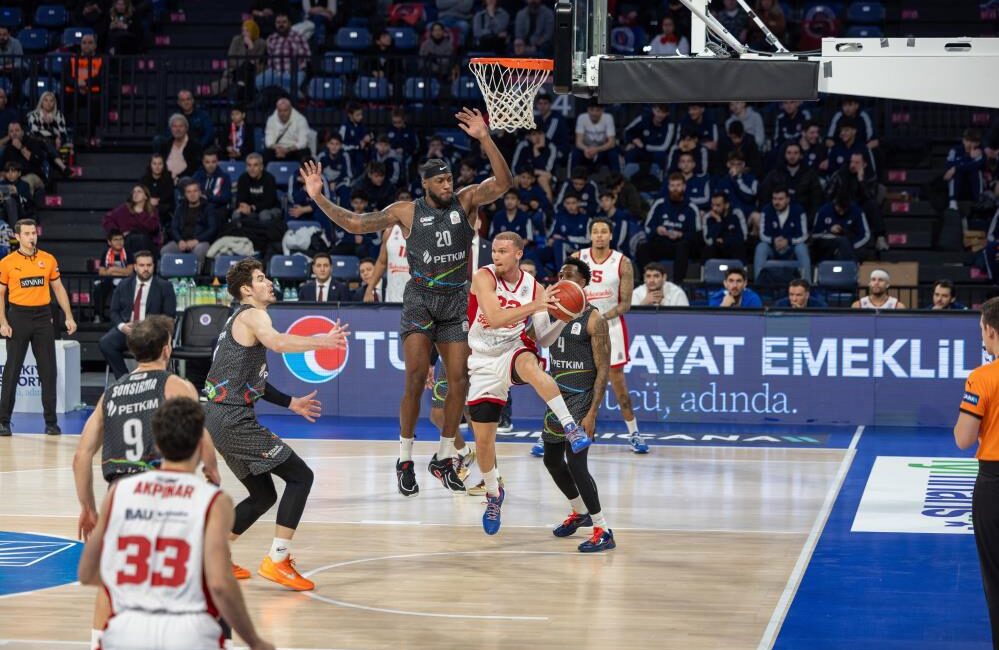 Aliağa Petkimspor, Basketbol Süper Ligi’nin 14. haftasında Bahçeşehir Koleji’ne 100-60