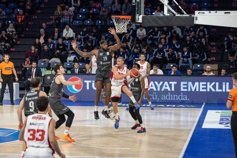 Aliağa Petkimspor, Basketbol Süper Ligi’nin 14. haftasında Bahçeşehir Koleji’ne 100-60