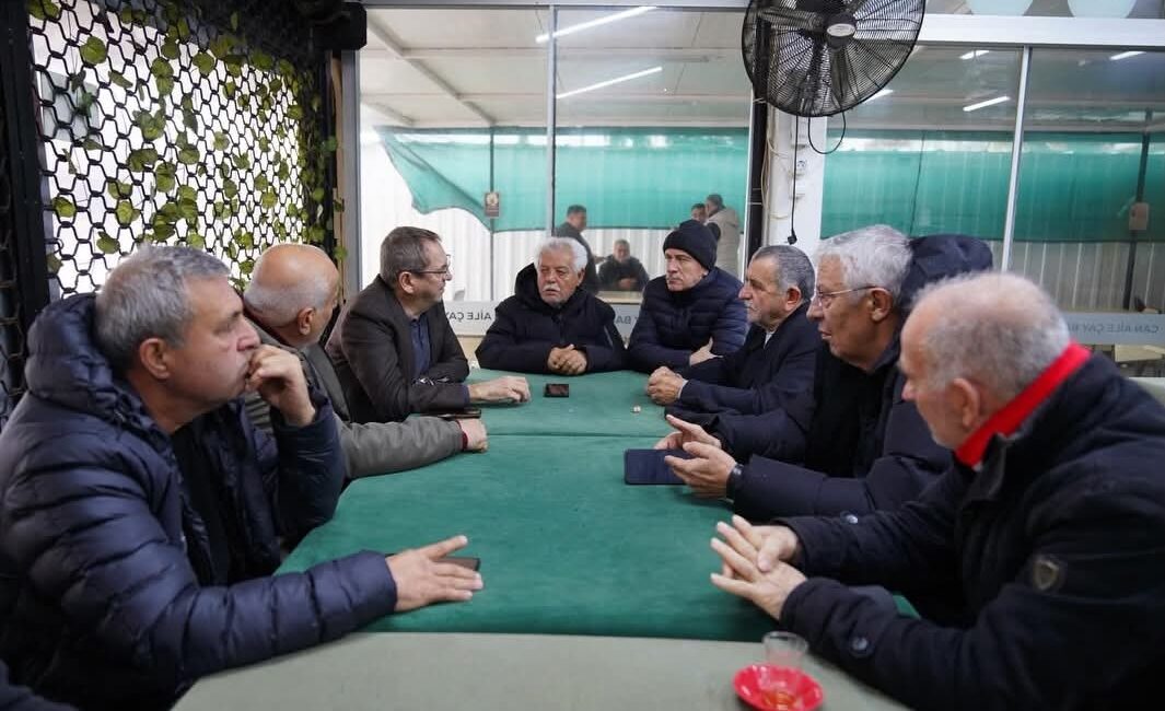 Yeni yılın ilk günlerinde Ayvalık’ta esnaf ve vatandaşlarla bir araya