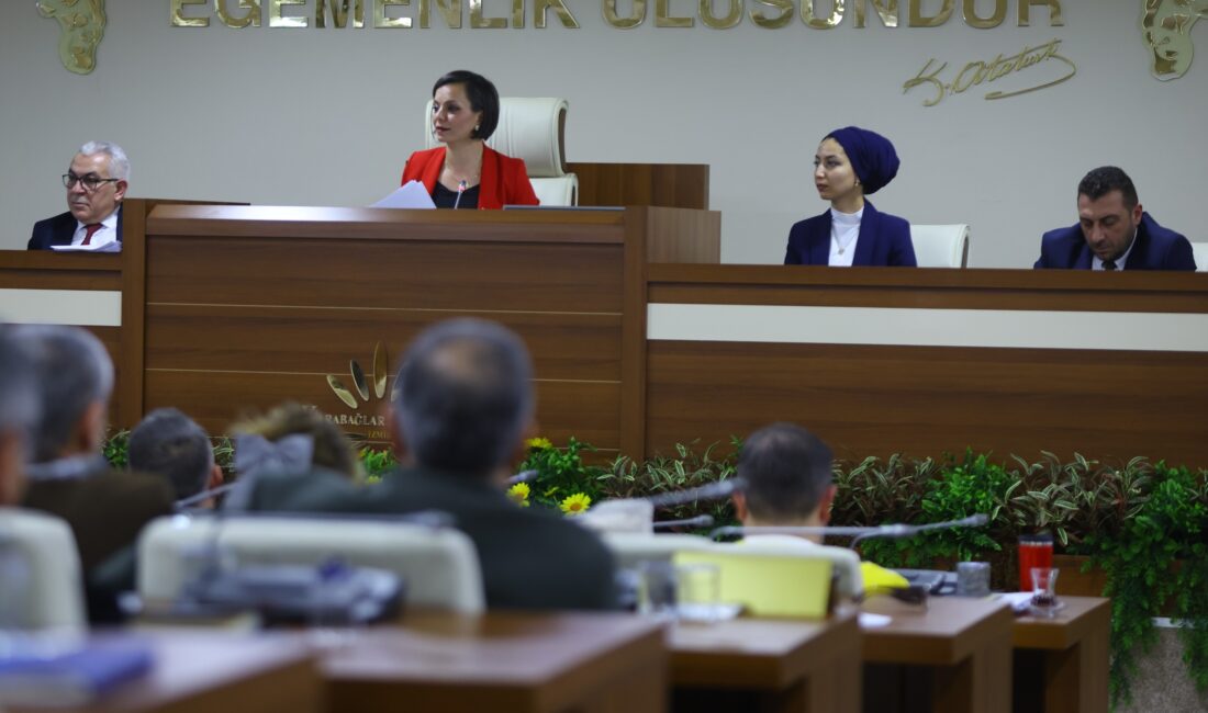 Karabağlar Belediyesi Ocak ayı meclisinde Denetim Komisyonu seçimi krize dönüştü.
