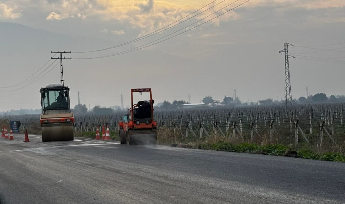 Manisa Büyükşehir Belediyesi, Yunusemre’de yıpranan yolları onarıyor, sürücülere güvenli ve
