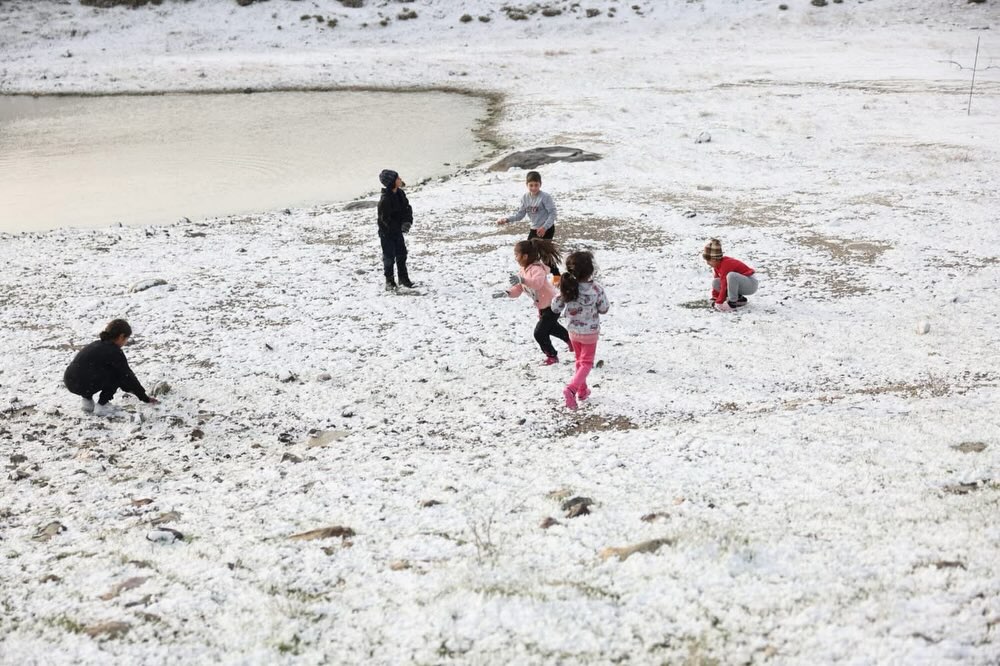 Yeni yılın ilk gününde Çeşme’de etkili olan soğuk hava, ilçenin