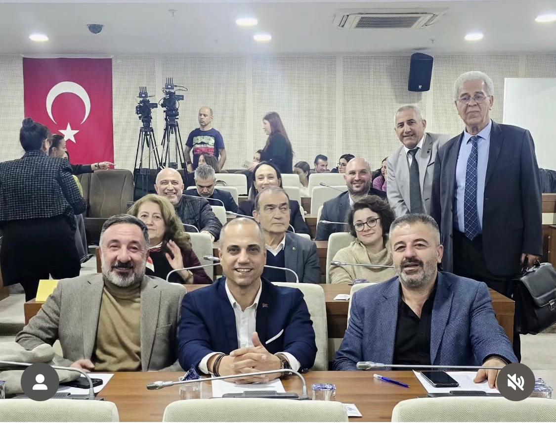 Karabağlar Belediye Meclisi’nin son toplantısındaki denetim komisyonu seçimlerinde yaşanan çatlak