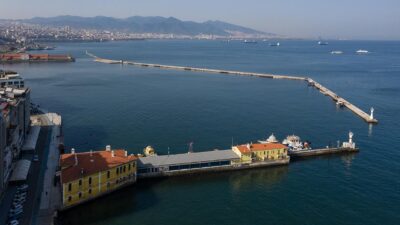 İzmir Körfezi’nde ölü balık ve deniz çöplerine karşı İzmir Büyükşehir