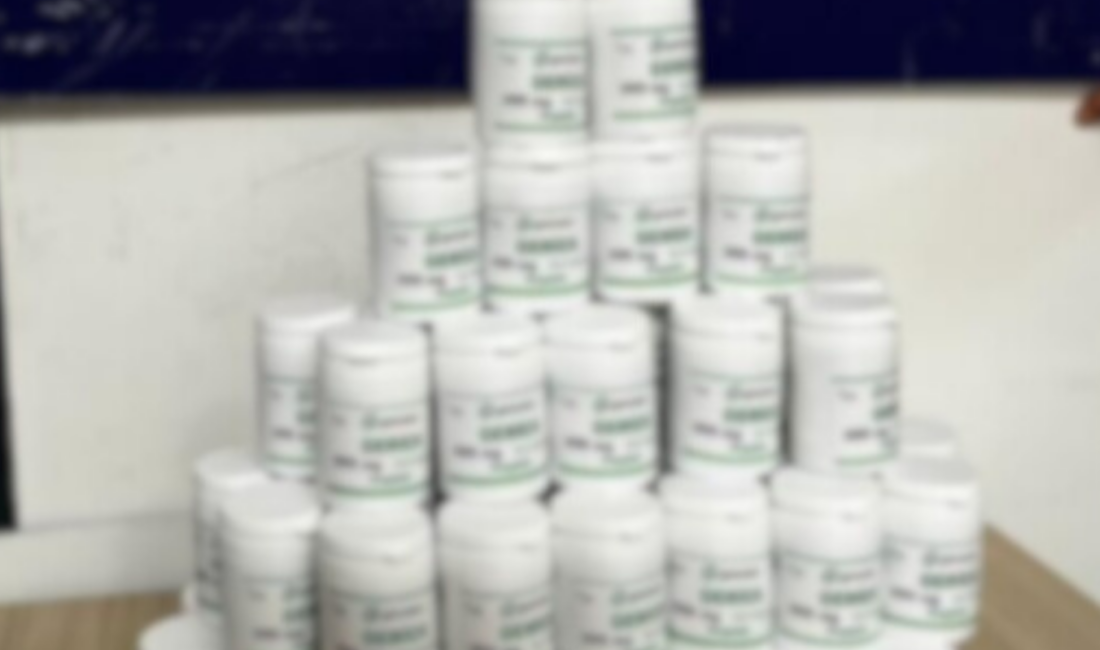 İzmir’in Karabağlar ilçesinde polisin şüphe üzerine durdurmak istediği şahıs kovalamaca