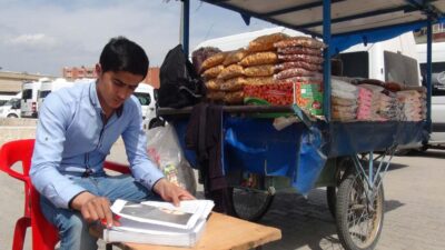 İzmir Seyyar Esnaf ve Sanatkarlar Meclisi Başkanı Evren Laçin, merkezi