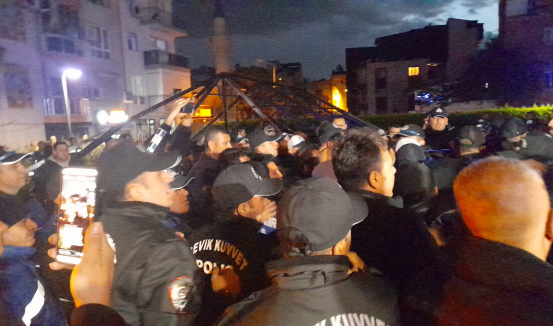 Aydın Büyükşehir Belediyesi zabıta ekiplerinin, Kuşadası Belediyesi tarafından halkın taleplerini