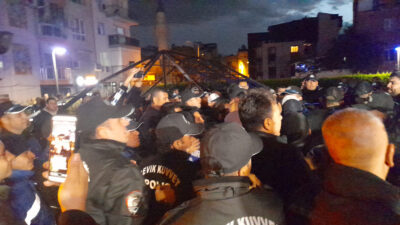 Aydın Büyükşehir Belediyesi zabıta ekiplerinin, Kuşadası Belediyesi tarafından halkın taleplerini